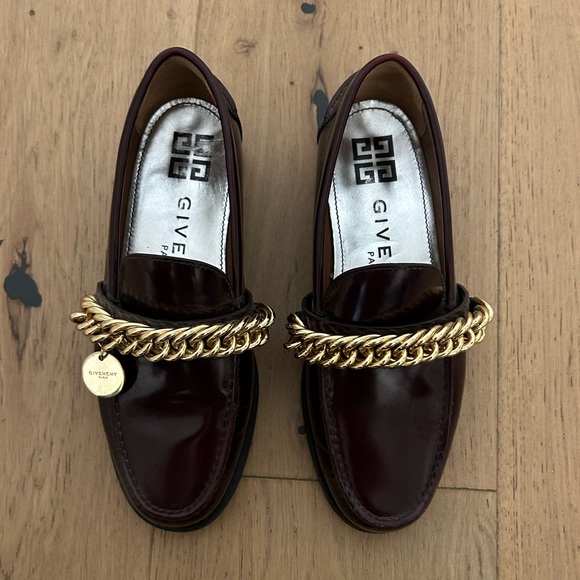 Givenchy Chain Loafers - Picture 1 of 4